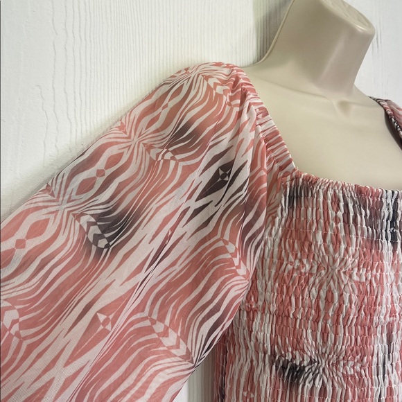 Anthropologie - Rouen Coral Watercolor Abstract Smocked Square Neck Blouse Med - Picture 4 of 11
